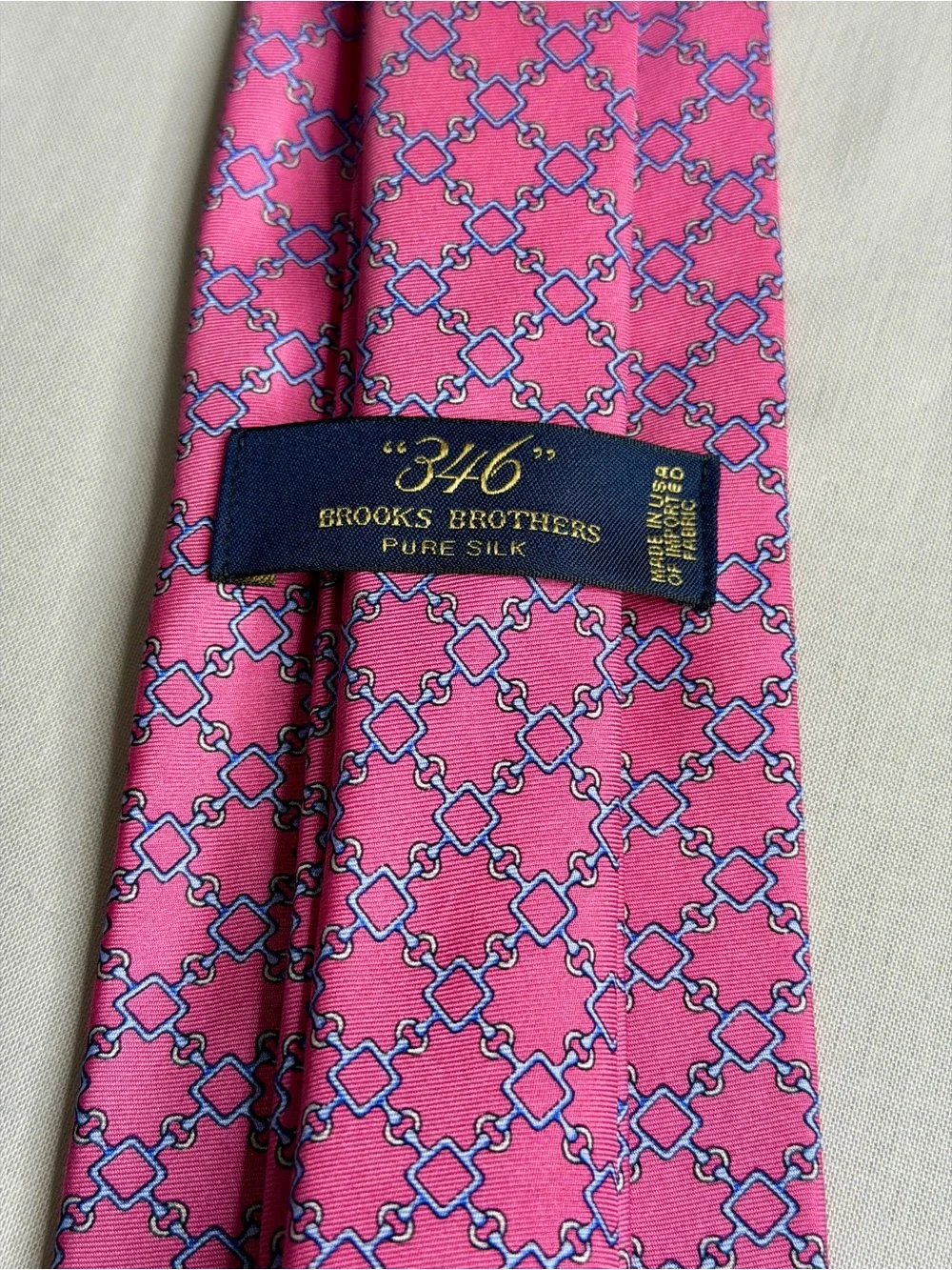 Brooks Brothers Pink Silk Tie with Blue Geometric Chain Pattern